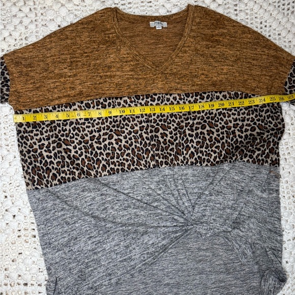 Umgee Animal Print Oversized Top - Size Small.  #127 - Picture 8 of 12
